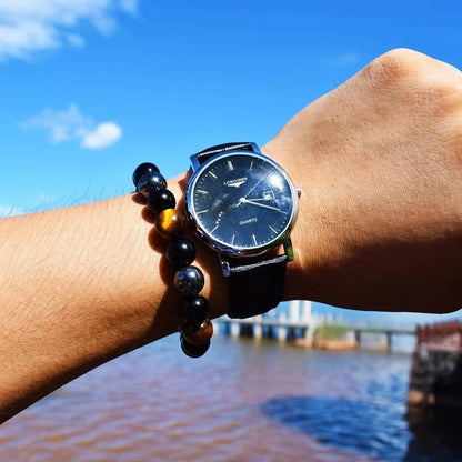 Bracelet homme Hélios en pierres naturelles, bijou intemporel et authentique porté pour un style élégant et raffiné.